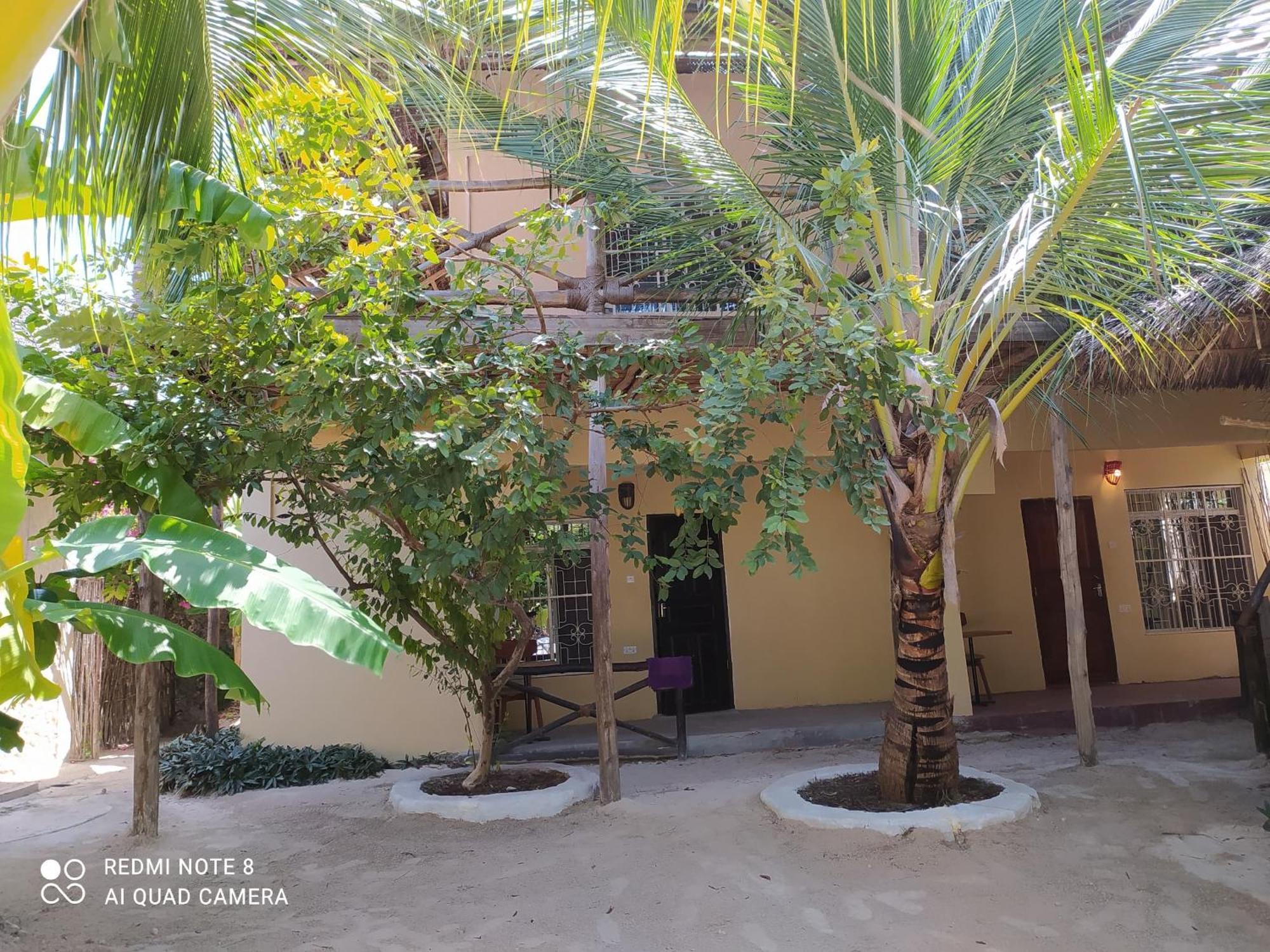 Uhuru Art House Bed and breakfast *