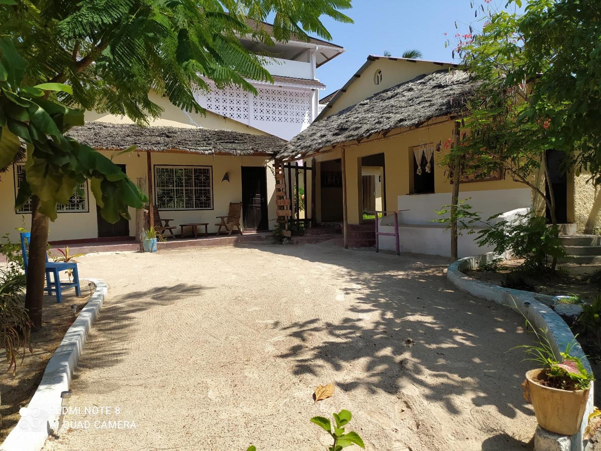 Uhuru Art House Bed and breakfast *