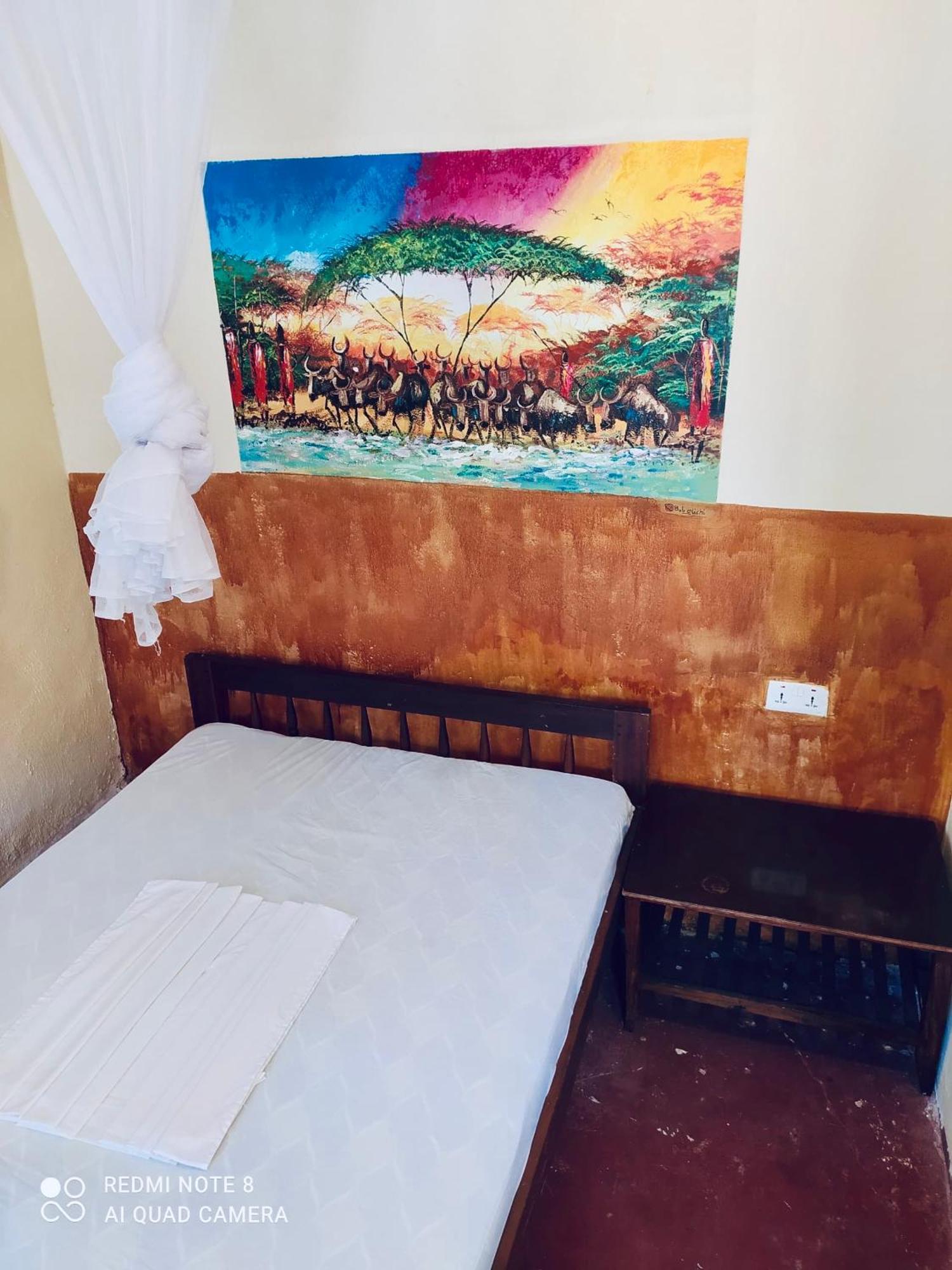 Uhuru Art House